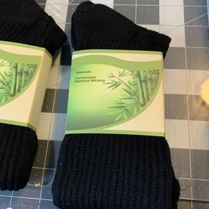 Lot of 2 size 13/15 Black Bamboo diabetic crew moisture wicking socks.